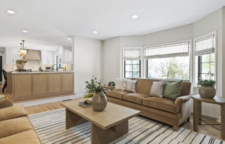 155dr Living Room Facing Kitchen And Windows