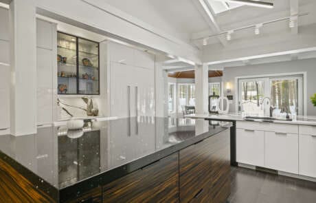 2bd Kitchen Island Scaled