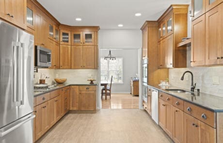 21dc Kitchen Facing Dining Room