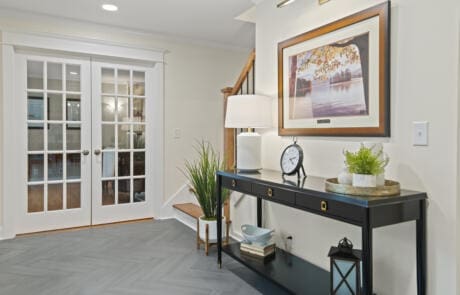 44al Entryway Facing Family Room