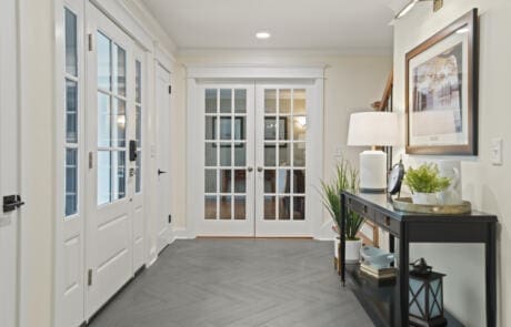 44al Entryway Facing Family Room And Front Door