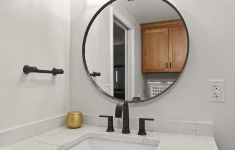 80hr Bathroom Vanity Across From Vanity