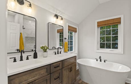 56dp Primary Bathroom Sink And Tub E1693330769849