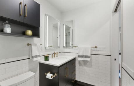 16hl Guest Bathroom Full View From Shower