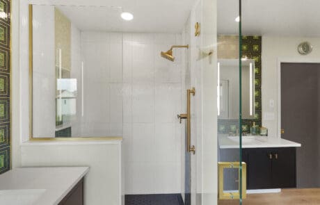 16hl Primary Bathroom Shower And Vanity