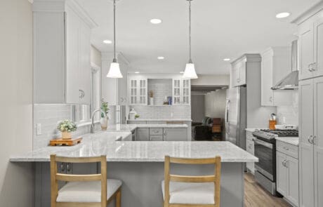 1108rb Kitchen Full View Facing Family Room Scaled