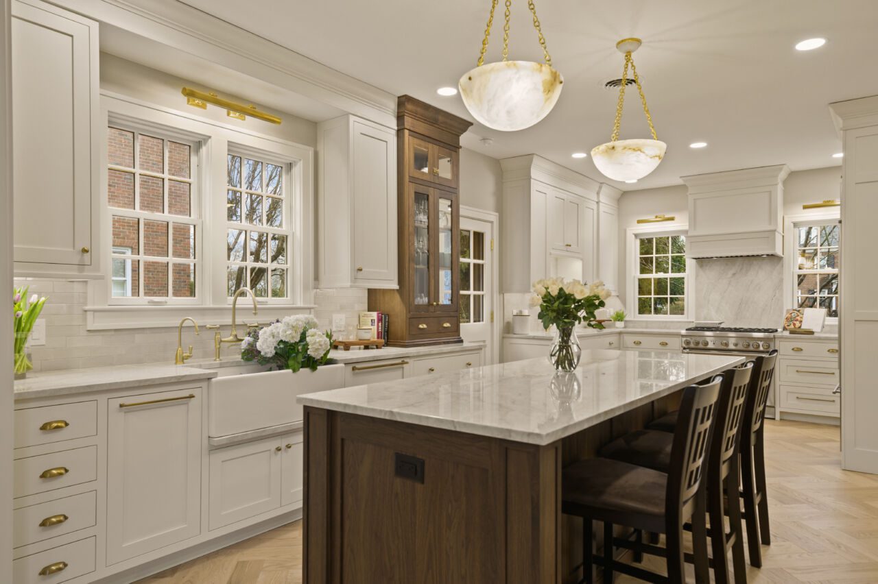 31ma Kitchen Island Facing Sink And Windows Scaled