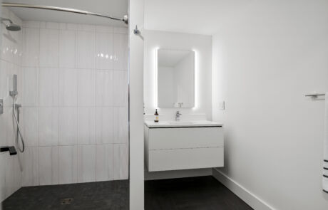 8CCL – Basement – Bathroom Full View