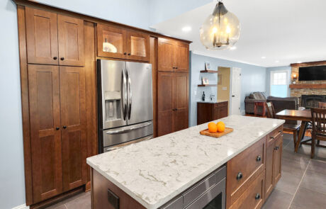 174HD – Kitchen – Cabinets Facing Living Room