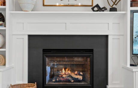 513WC – Family Room – Fireplace VERTICAL