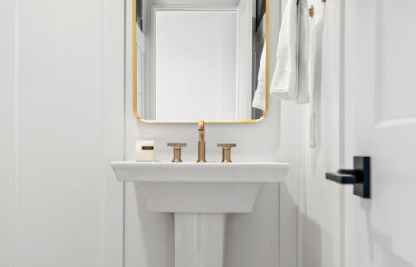 513WC – Powder Room – Pedestal