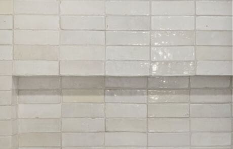 155DR – Hall Bathroom – Shower Niche