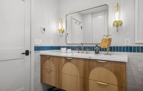 155DR – Hall Bathroom – Vanity and Mirror