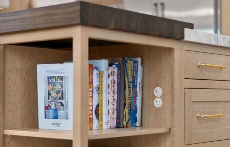 1CC – Kitchen – Bookshelf